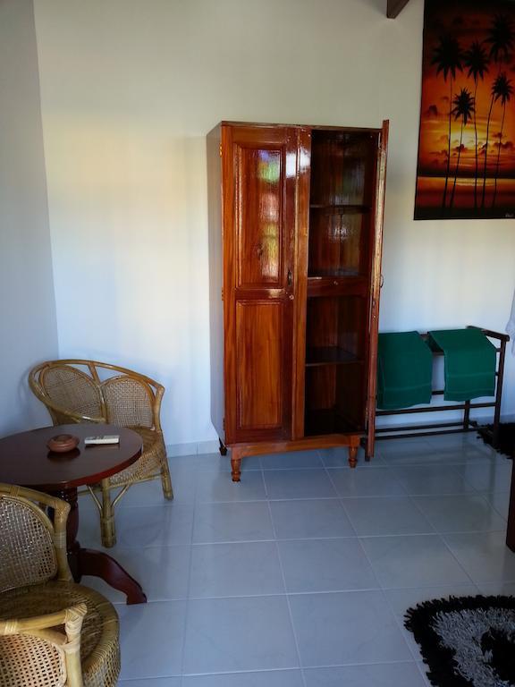 Main Reef Guest House Hikkaduwa Szoba fotó