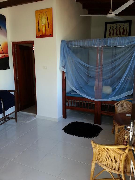 Main Reef Guest House Hikkaduwa Szoba fotó