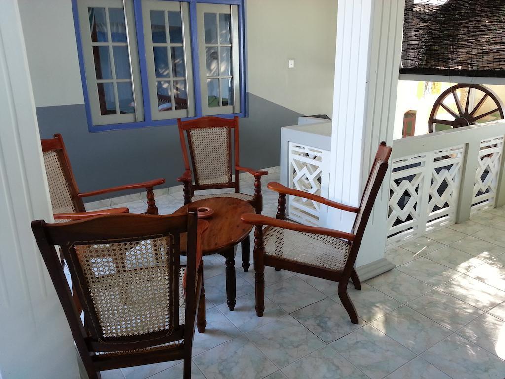 Main Reef Guest House Hikkaduwa Kültér fotó
