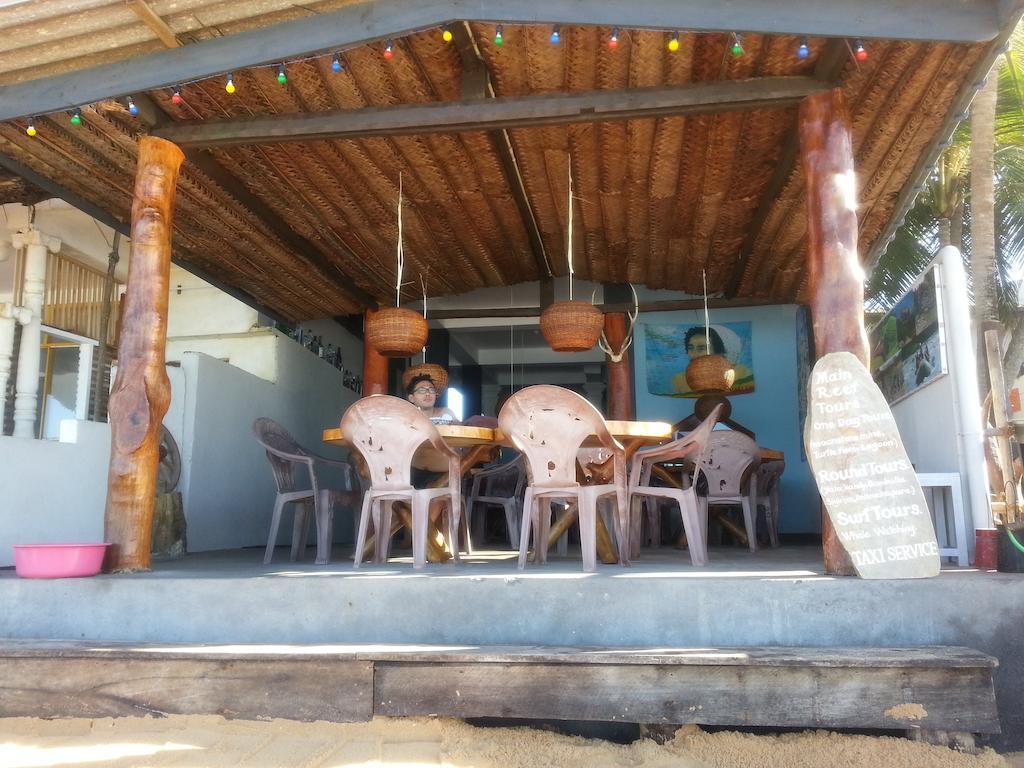 Main Reef Guest House Hikkaduwa Kültér fotó