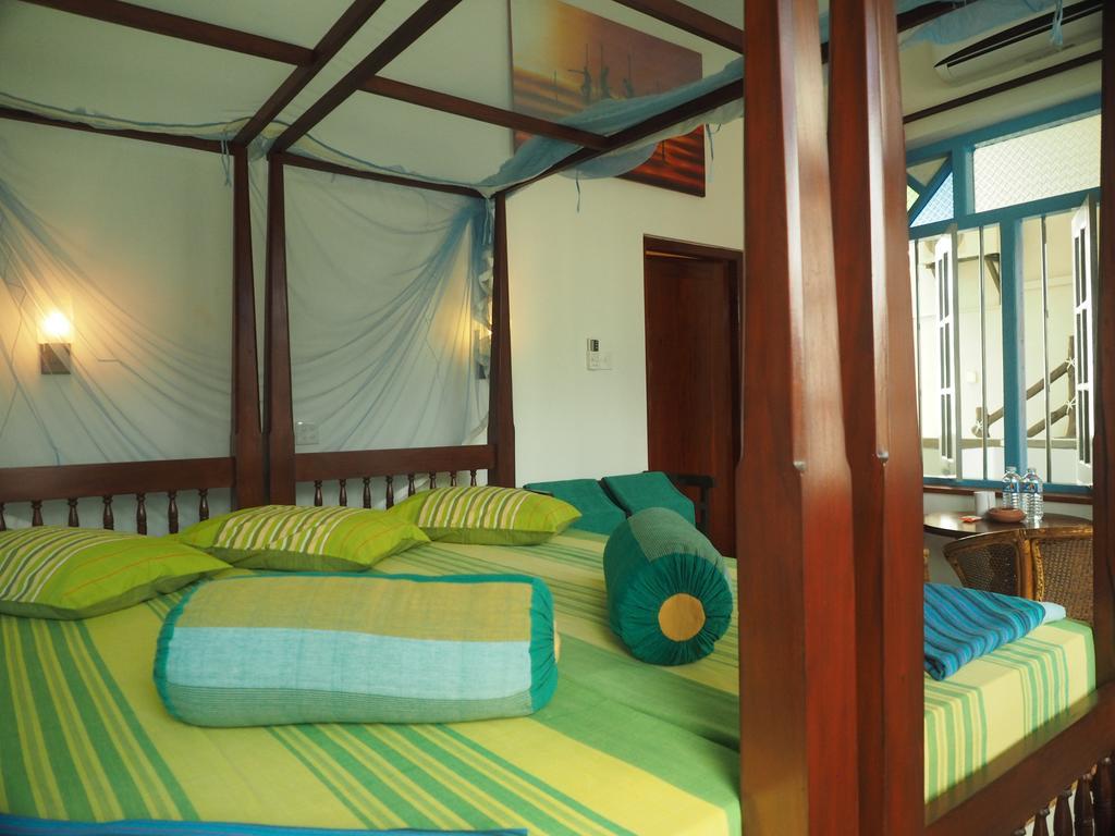 Main Reef Guest House Hikkaduwa Kültér fotó