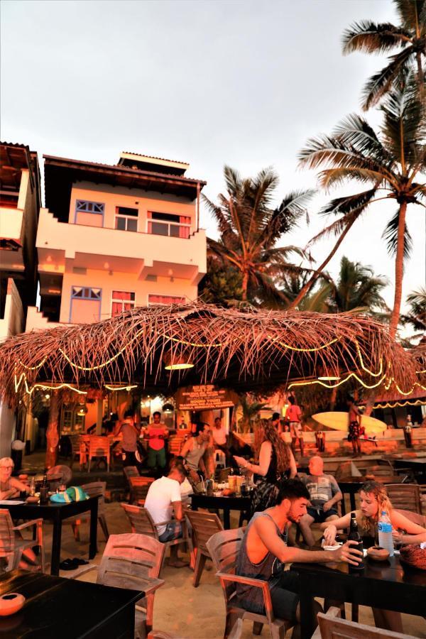 Main Reef Guest House Hikkaduwa Kültér fotó
