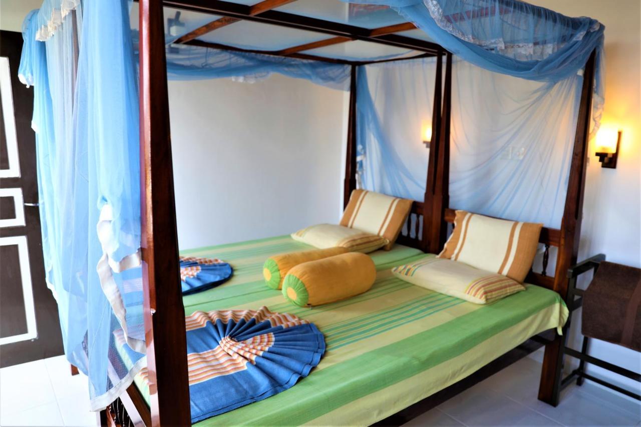 Main Reef Guest House Hikkaduwa Kültér fotó